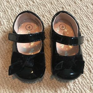 Cat & Jack Black Dress Shoes Size 4